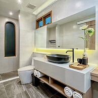 A Dream Naka Island - Beachfront Retreat