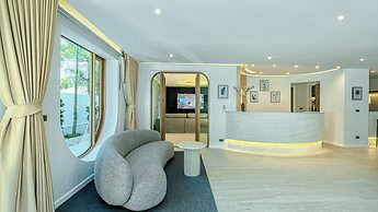 A Dream Naka Island - Beachfront Retreat