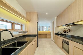 A Dream Naka Island - Beachfront Retreat