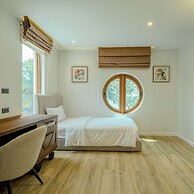 A Dream Naka Island - Beachfront Retreat