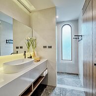 A Dream Naka Island - Beachfront Retreat