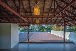 A Dream Naka Island - Beachfront Retreat