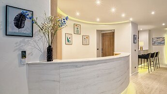 A Dream Naka Island - Beachfront Retreat