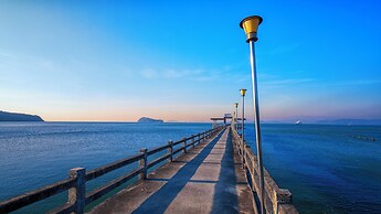 A Dream Naka Island - Beachfront Retreat