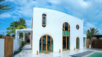 A Dream Naka Island - Beachfront Retreat