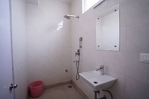 Hotel Moon Taj Near Yashobhoomi