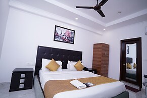 Hotel Moon Taj Near Yashobhoomi