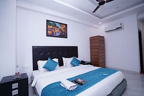 Hotel Moon Taj Near Yashobhoomi