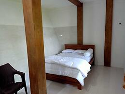 GRIYA SALAMAN HOMESTAY PANTAI WEDIOMBO