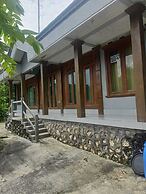 GRIYA SALAMAN HOMESTAY PANTAI WEDIOMBO