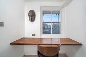 Chic flat near Kensington Palace