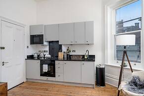 Chic flat near Kensington Palace