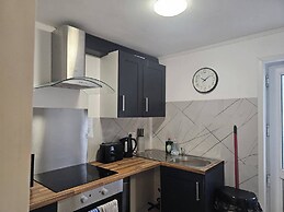 Charming and Compact Studio in Bridgend