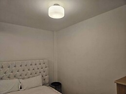 Charming and Compact Studio in Bridgend