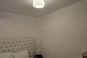 Charming and Compact Studio in Bridgend