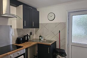 Charming and Compact Studio in Bridgend
