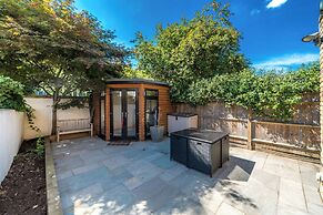 2Bedroom flat with garden in Battersea