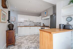 2Bedroom flat with garden in Battersea