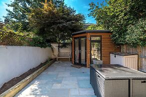 2Bedroom flat with garden in Battersea