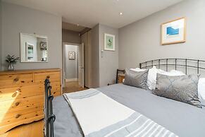 2Bedroom flat with garden in Battersea