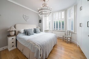 2Bedroom flat with garden in Battersea