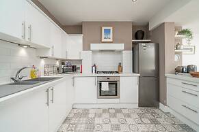 2Bedroom flat with garden in Battersea