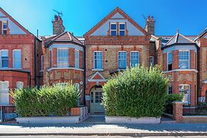 2Bedroom flat with garden in Battersea
