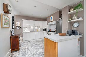 2Bedroom flat with garden in Battersea