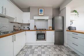 2Bedroom flat with garden in Battersea