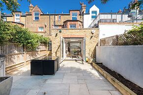 2Bedroom flat with garden in Battersea