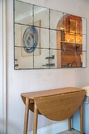 Charming Studio moments from Portobello