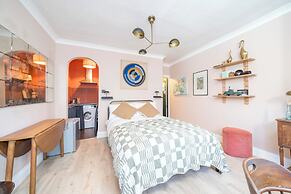 Charming Studio moments from Portobello