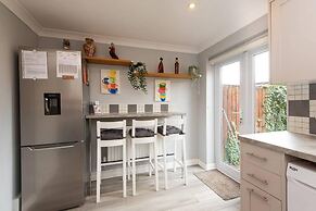 Darlington 3 bed House Near Train Station