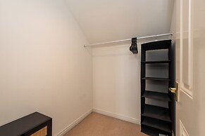 Darlington 3 bed House Near Train Station