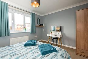 Darlington 3 bed House Near Train Station