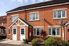 Darlington 3 bed House Near Train Station