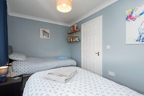 Darlington 3 bed House Near Train Station