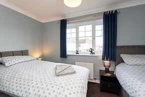 Darlington 3 bed House Near Train Station