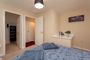 Darlington 3 bed House Near Train Station