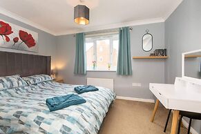 Darlington 3 bed House Near Train Station