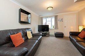 Darlington 3 bed House Near Train Station