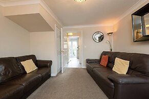 Darlington 3 bed House Near Train Station