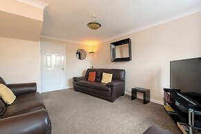 Darlington 3 bed House Near Train Station