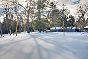 5 Mi to Sno-eagles Trails: Lakefront Getaway!