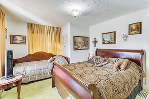 Half-mi to Atwood Lake: Spacious Home!