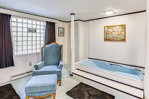 Half-mi to Atwood Lake: Spacious Home!