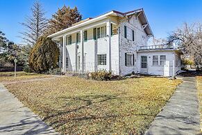 Half-mi to Atwood Lake: Spacious Home!