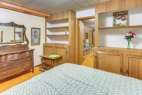 Half-mi to Atwood Lake: Spacious Home!