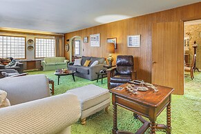 Half-mi to Atwood Lake: Spacious Home!