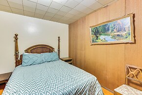 Half-mi to Atwood Lake: Spacious Home!